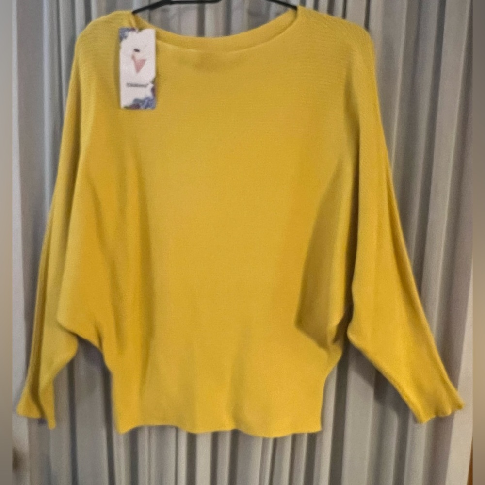 NWT/ CKIKIOU WOMENS MID SLEEVE , ONE SIZE